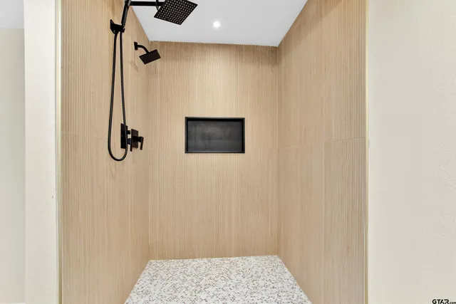 $399,000 | 211 Hideaway Lane, Hideaway, TX 75771