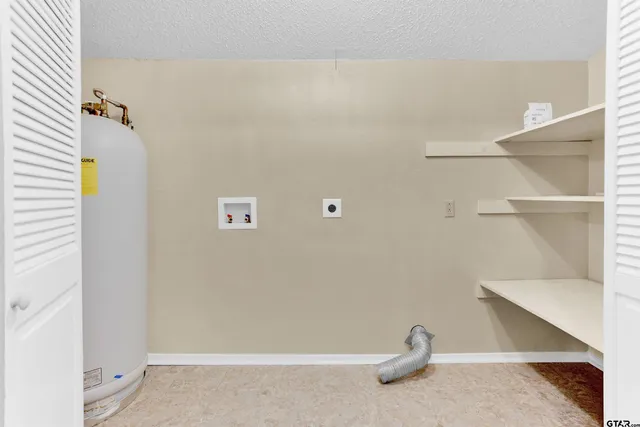 $399,000 | 211 Hideaway Lane, Hideaway, TX 75771