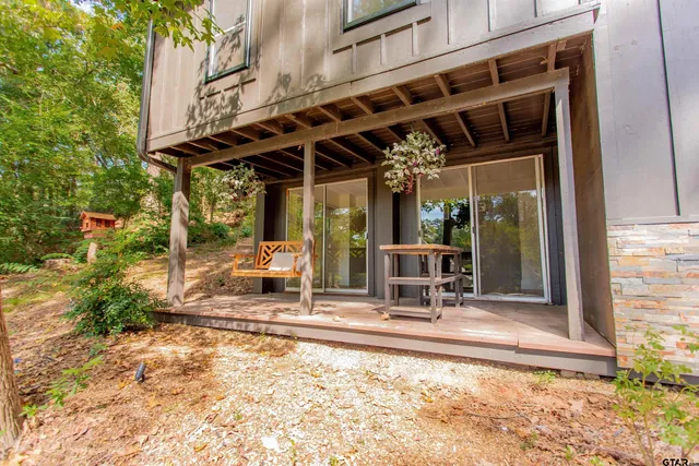 $399,000 | 211 Hideaway Lane, Hideaway, TX 75771