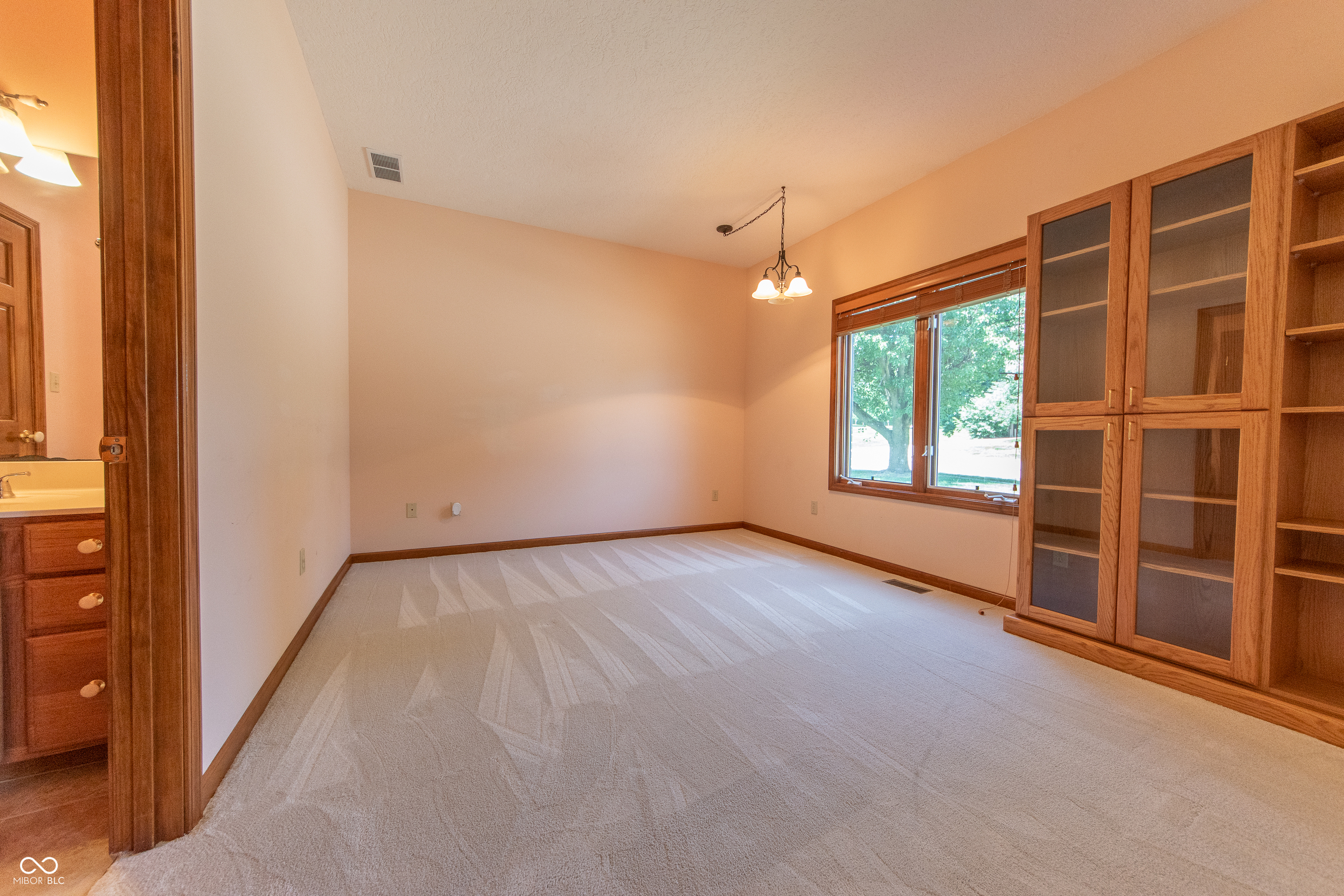 3735 West 2 Mile House Road Columbus, IN 47201 - Photo 6 of 50