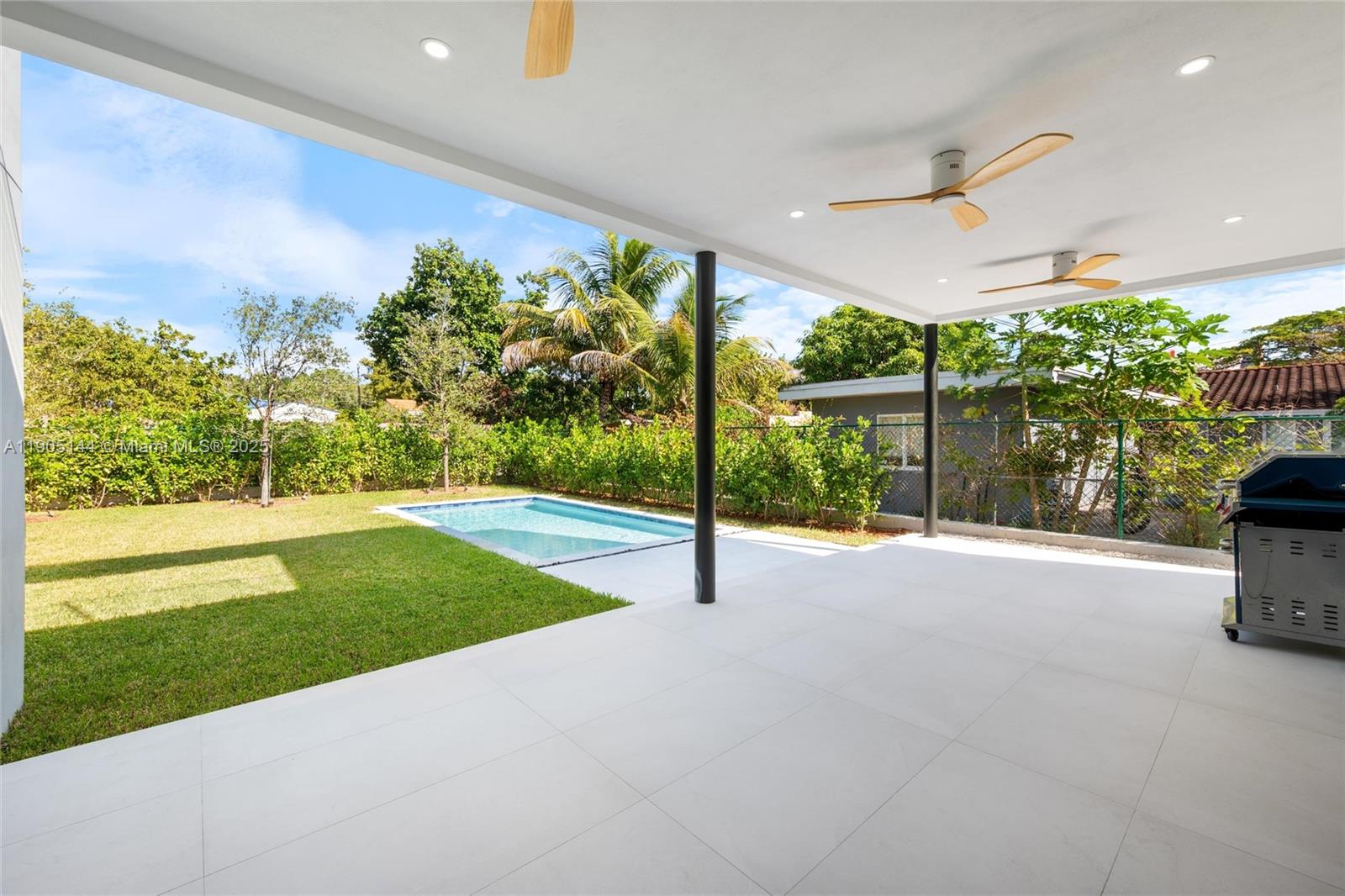 2127 Southwest 11th Terrace Miami, FL 33135 - Photo 27 of 28 a view of a garden area