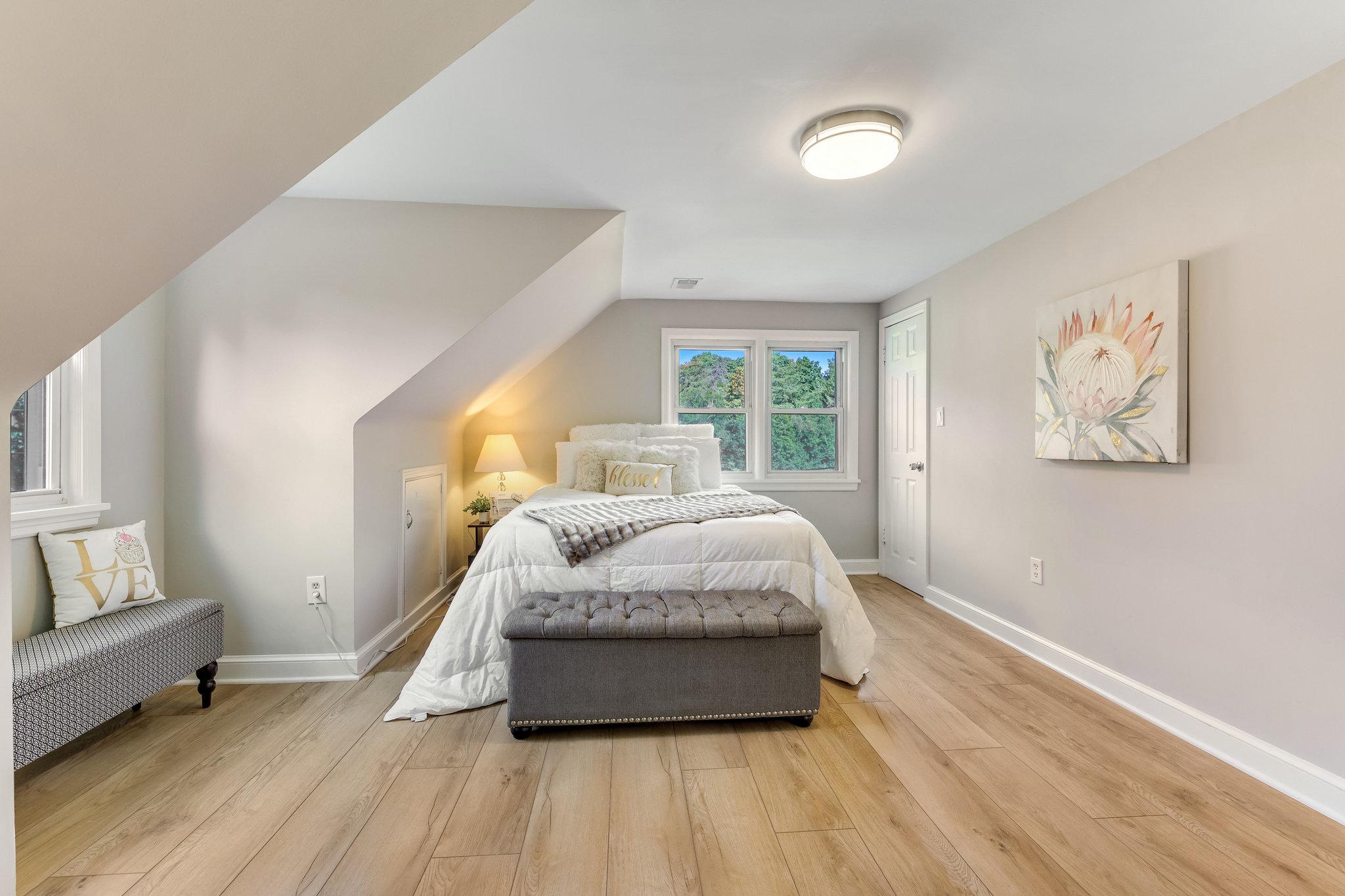 11410 Waples Mill Road Oakton, VA 22124 - Photo 34 of 62 Bedroom#2 cozy, spacious with scenic views.