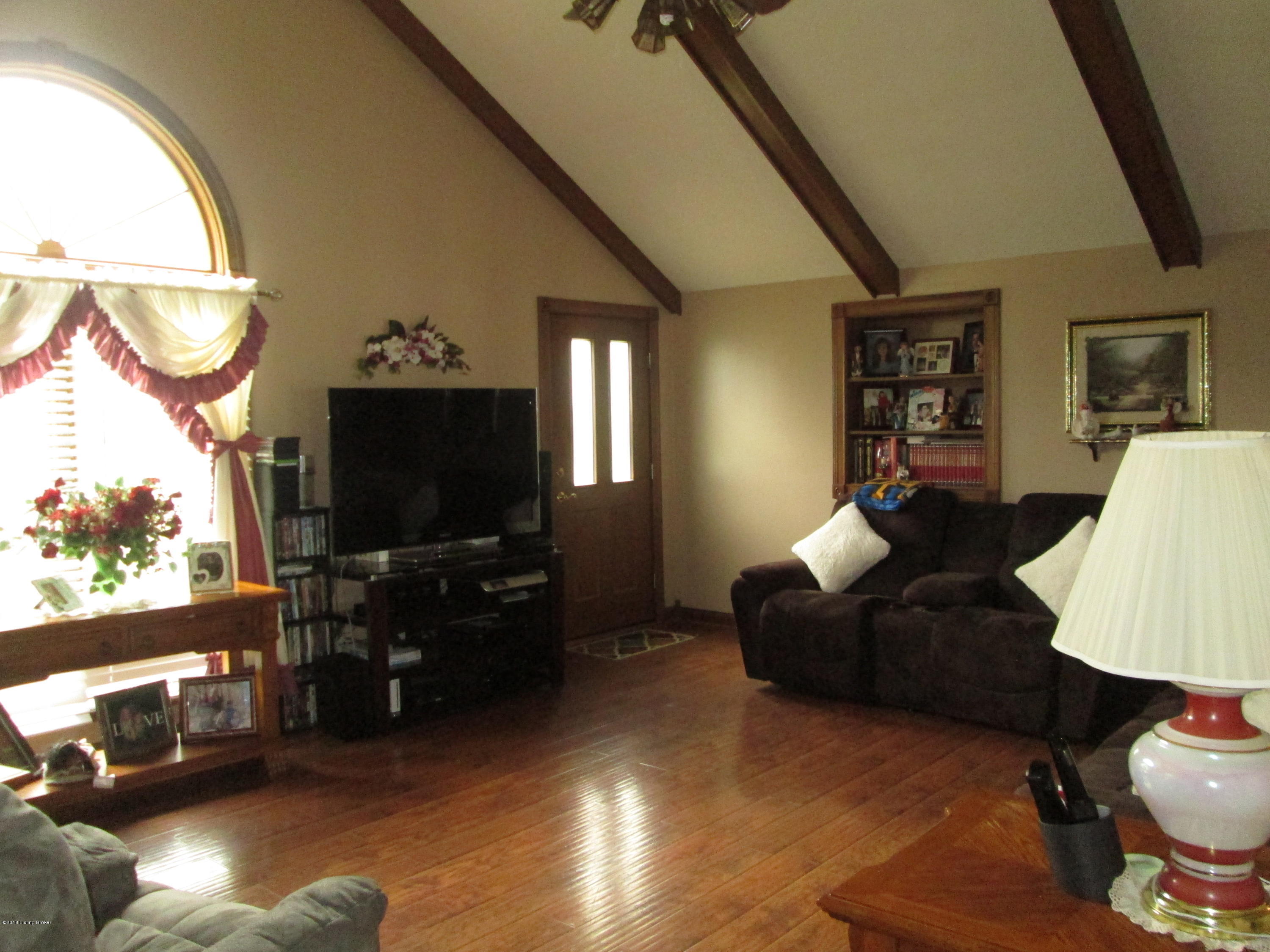 845 Croake Station Road Springfield, KY 40069 - Photo 3 of 28 IMG_5227_1