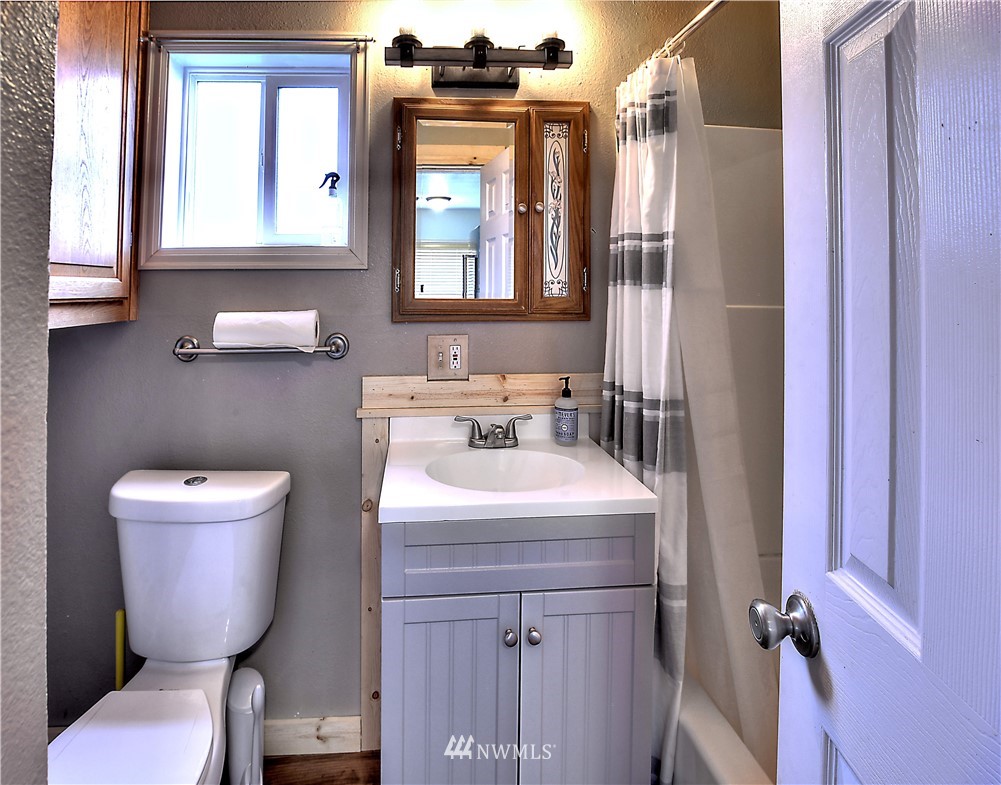 8604 Golden Given Road East Tacoma, WA 98445 - Photo 11 of 18 Gallery Image 11