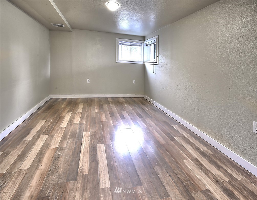 8604 Golden Given Road East Tacoma, WA 98445 - Photo 13 of 18 Gallery Image 13