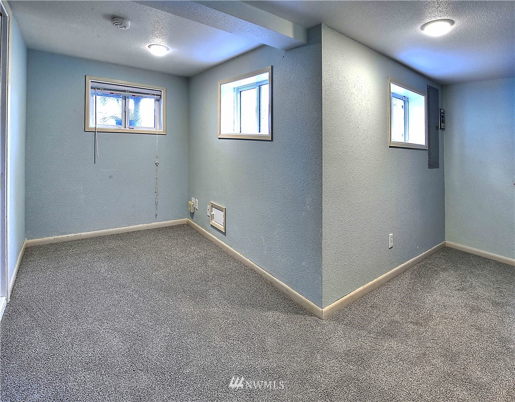8604 Golden Given Road East Tacoma, WA 98445 - Photo 14 of 18 Gallery Image 14