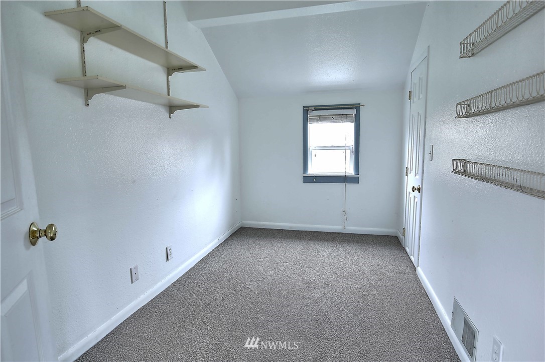 8604 Golden Given Road East Tacoma, WA 98445 - Photo 10 of 18 Gallery Image 10