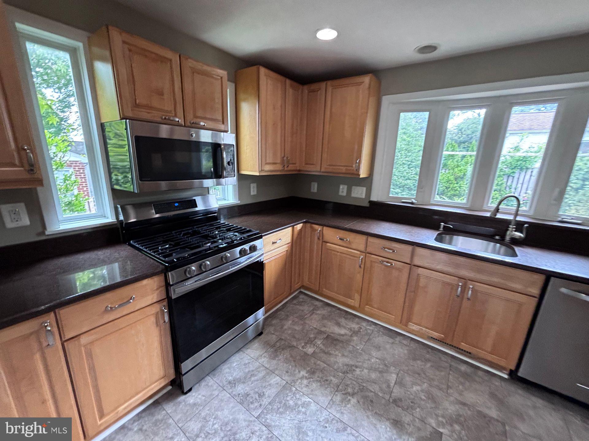 701 Robert Road Rockville, MD 20850 - Photo 2 of 10