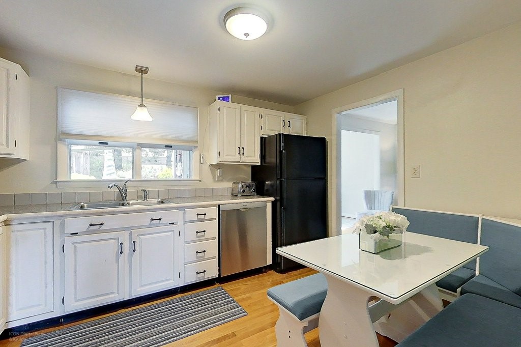 625 Turner Road Middletown, RI 02842 - Photo 9 of 41