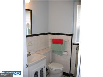 615 Aintree Road Hatboro, PA 19040 - Photo 10 of 12 Bathroom
