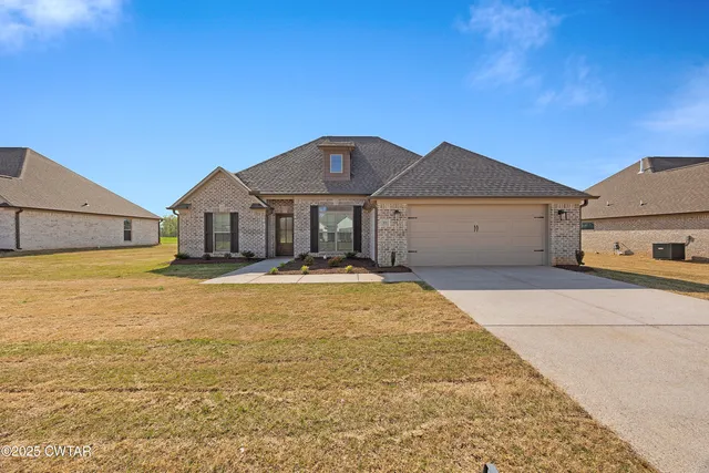 $349,900 | 87 Garrison Drive, Jackson, TN 38305