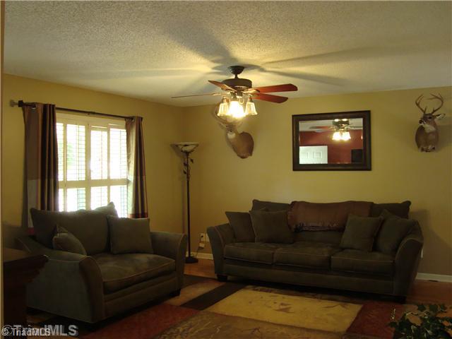 2894 Hunt Ridge Court Trinity, NC 27370 - Photo 6 of 16 Living Room.