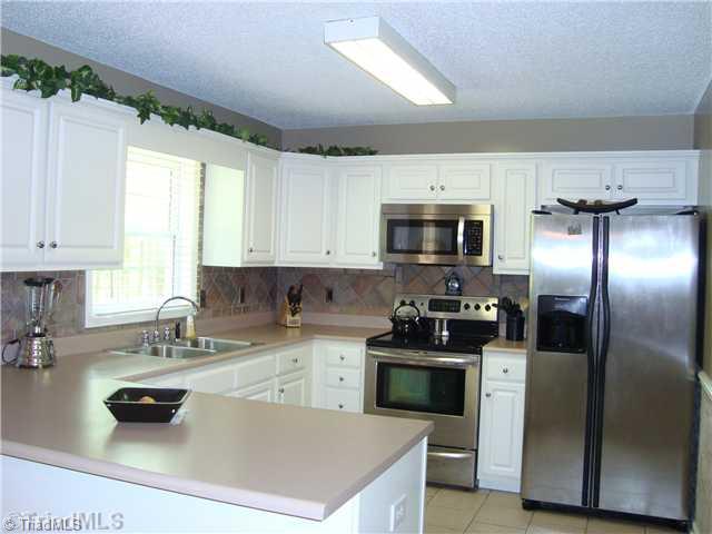 2894 Hunt Ridge Court Trinity, NC 27370 - Photo 10 of 16 Kitchen.