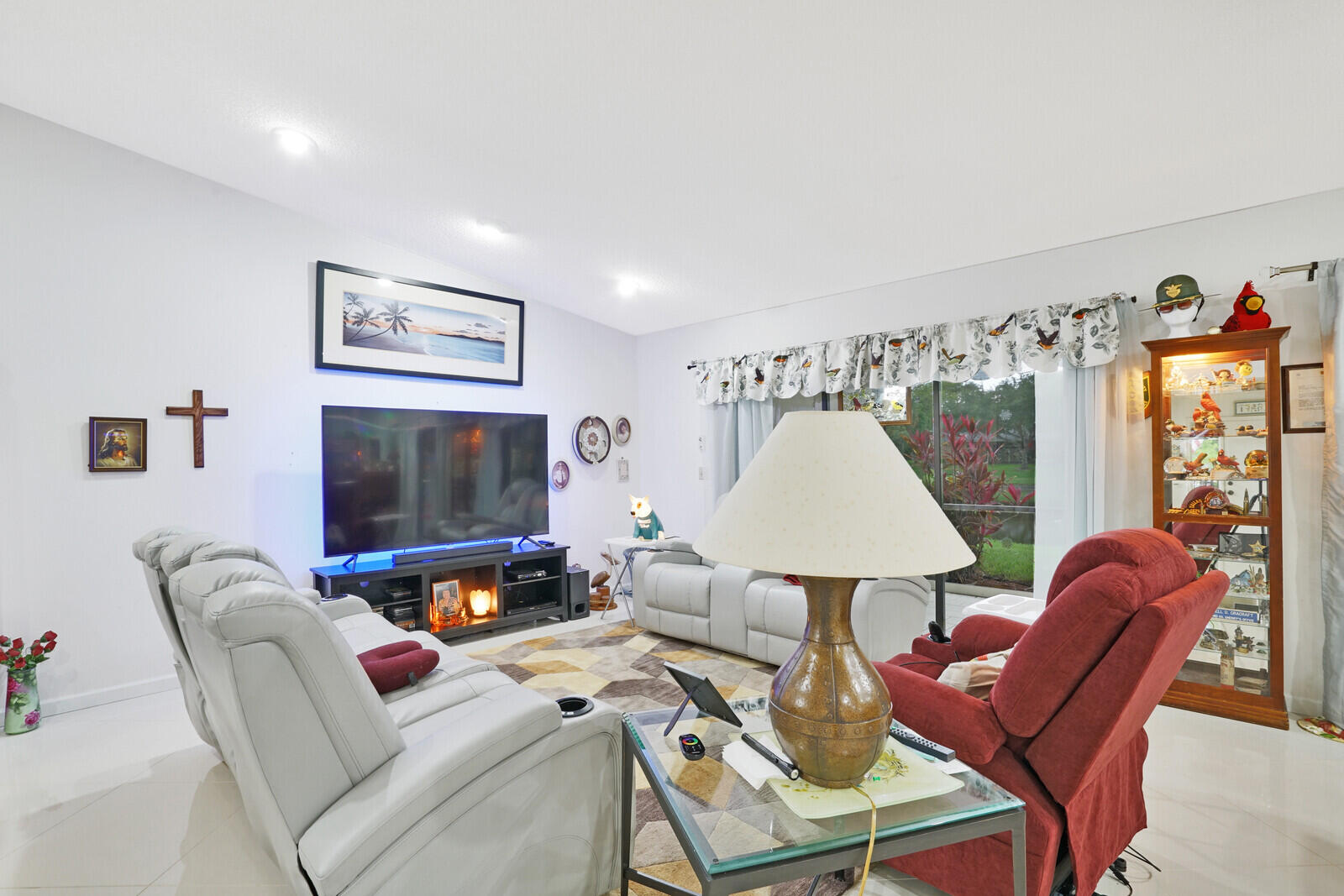 10930 Lake Front Place Boca Raton, FL 33498 - Photo 13 of 41 Living Room
