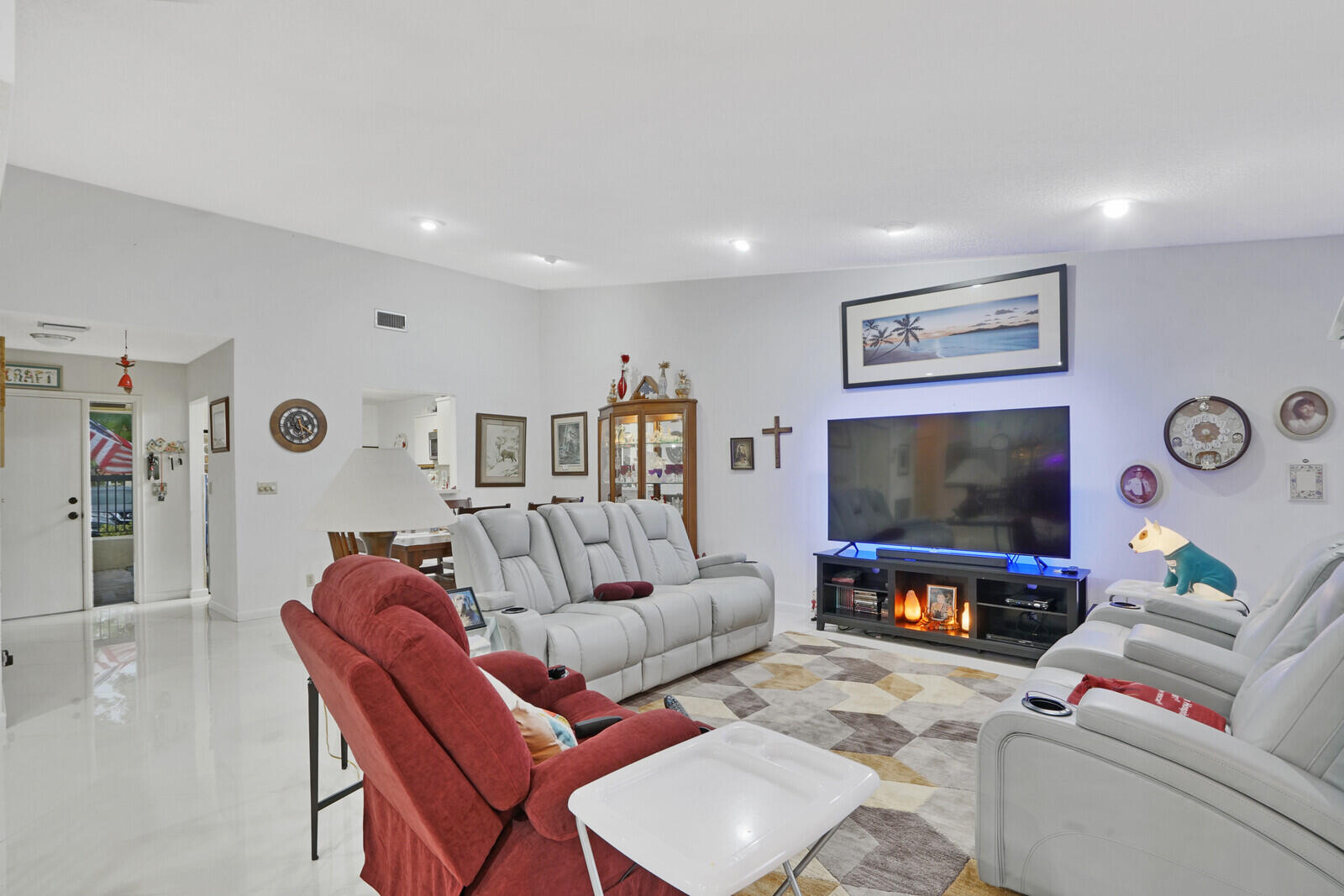10930 Lake Front Place Boca Raton, FL 33498 - Photo 14 of 41 Living Room