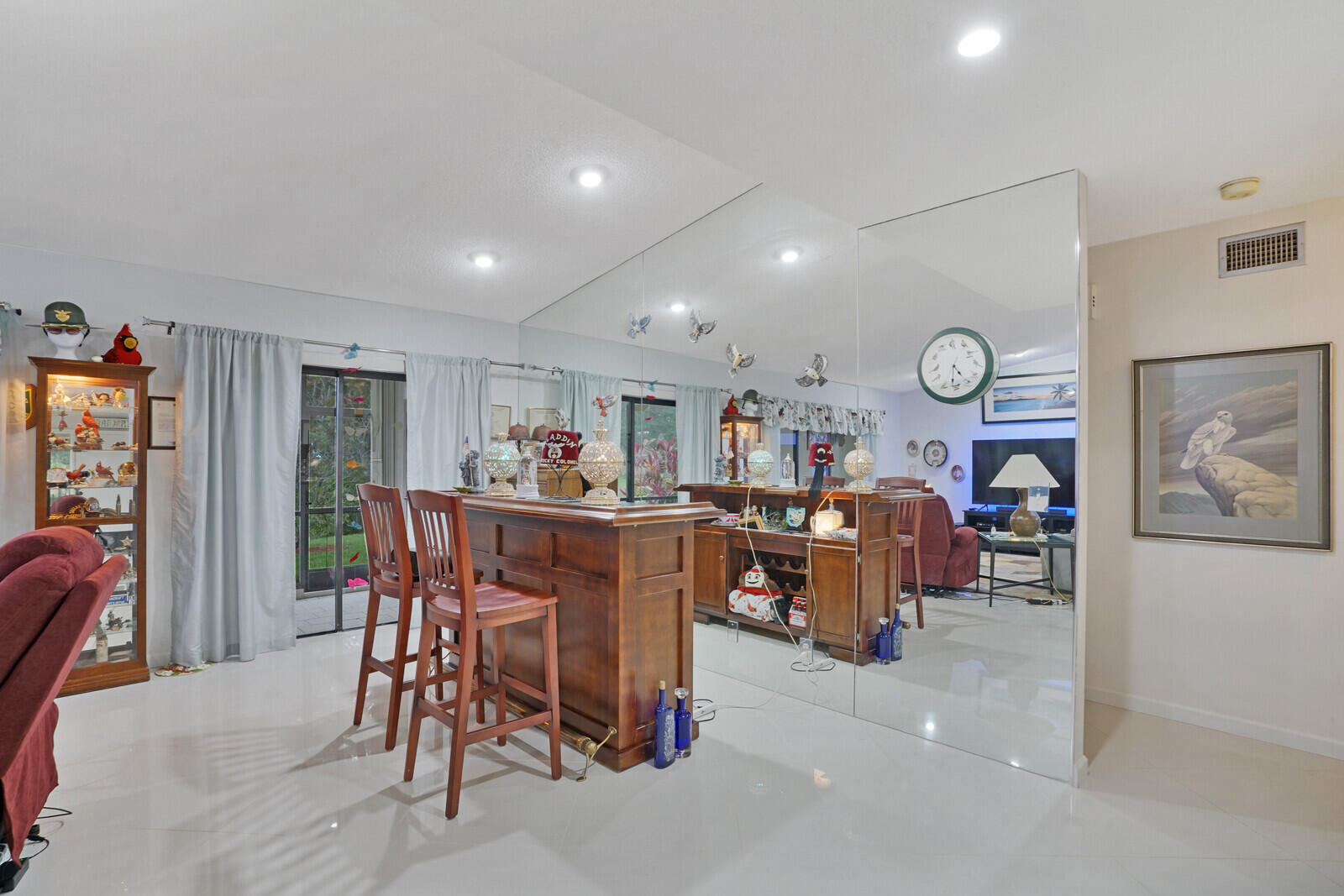 10930 Lake Front Place Boca Raton, FL 33498 - Photo 16 of 41 Living Room