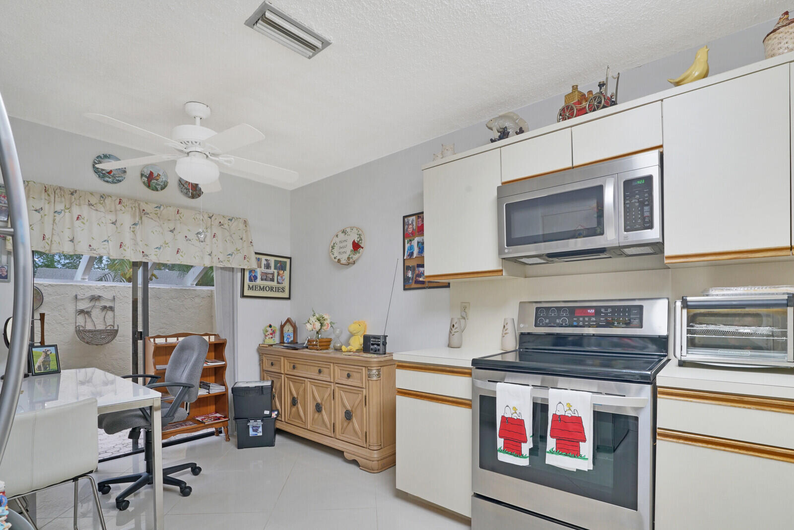 10930 Lake Front Place Boca Raton, FL 33498 - Photo 7 of 41 Kitchen