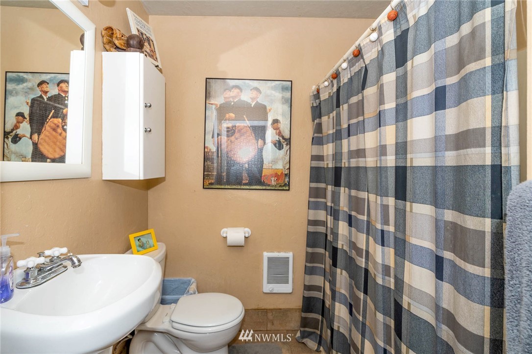 1663 Southwest Kelly Avenue Chehalis, WA 98532 - Photo 10 of 23 Gallery Image 10