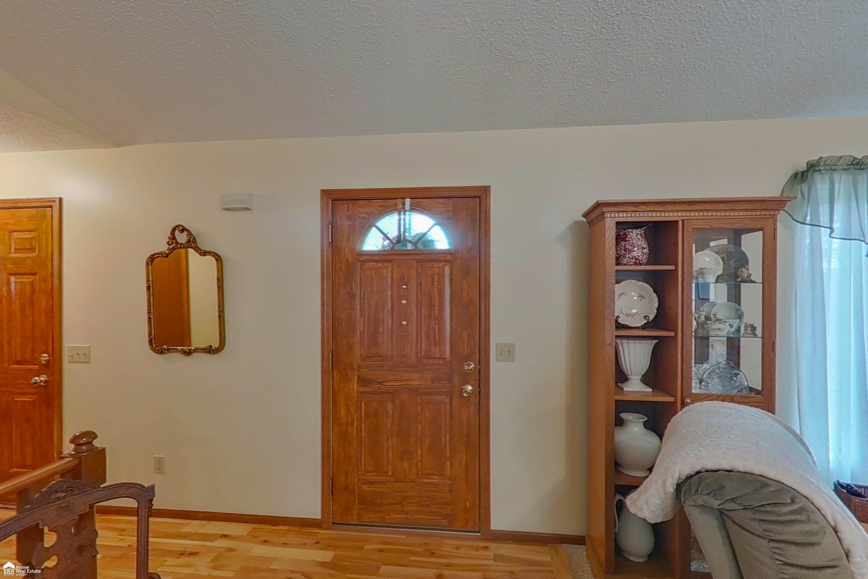 8213 North Seymour Road Flushing, MI 48433 - Photo 7 of 46 50097863-6.JPG