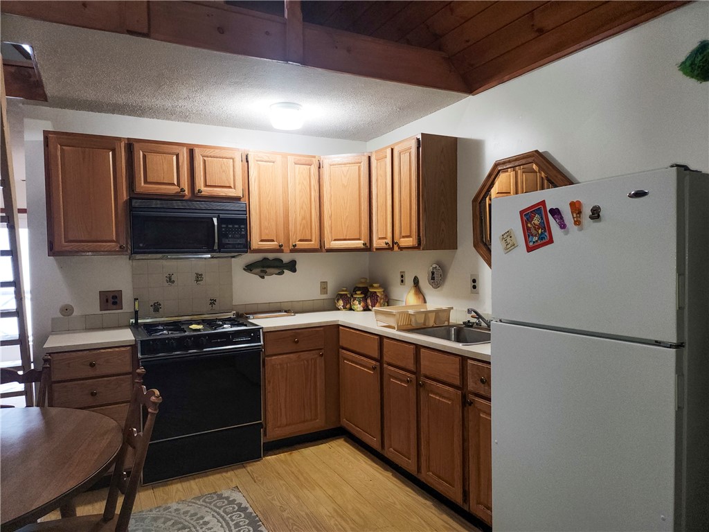 8922 West Lake Road Urbana, NY 14840 - Photo 33 of 43 Guest Cottage