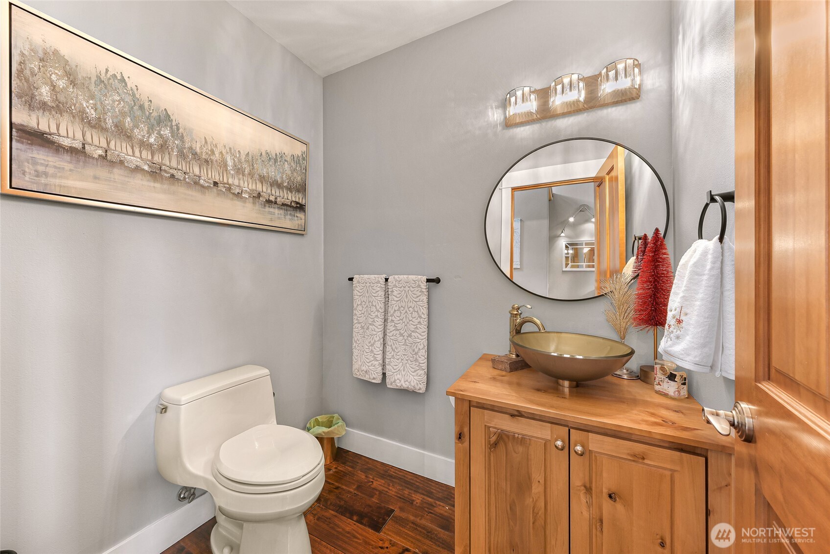 7067 Yukon Way Ferndale, WA 98248 - Photo 15 of 40 a bathroom with a toilet a sink and a mirror