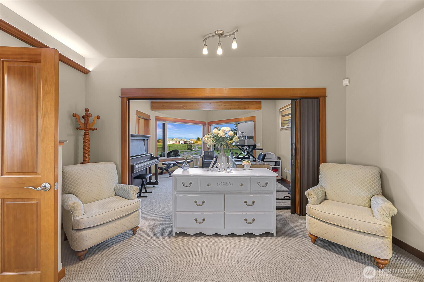7067 Yukon Way Ferndale, WA 98248 - Photo 18 of 40 a living room with furniture