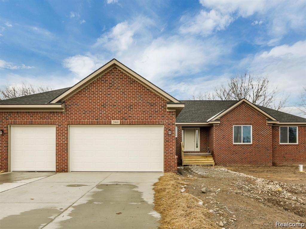 5375 Rochester Road Leonard, MI 48367 - Photo 3 of 49