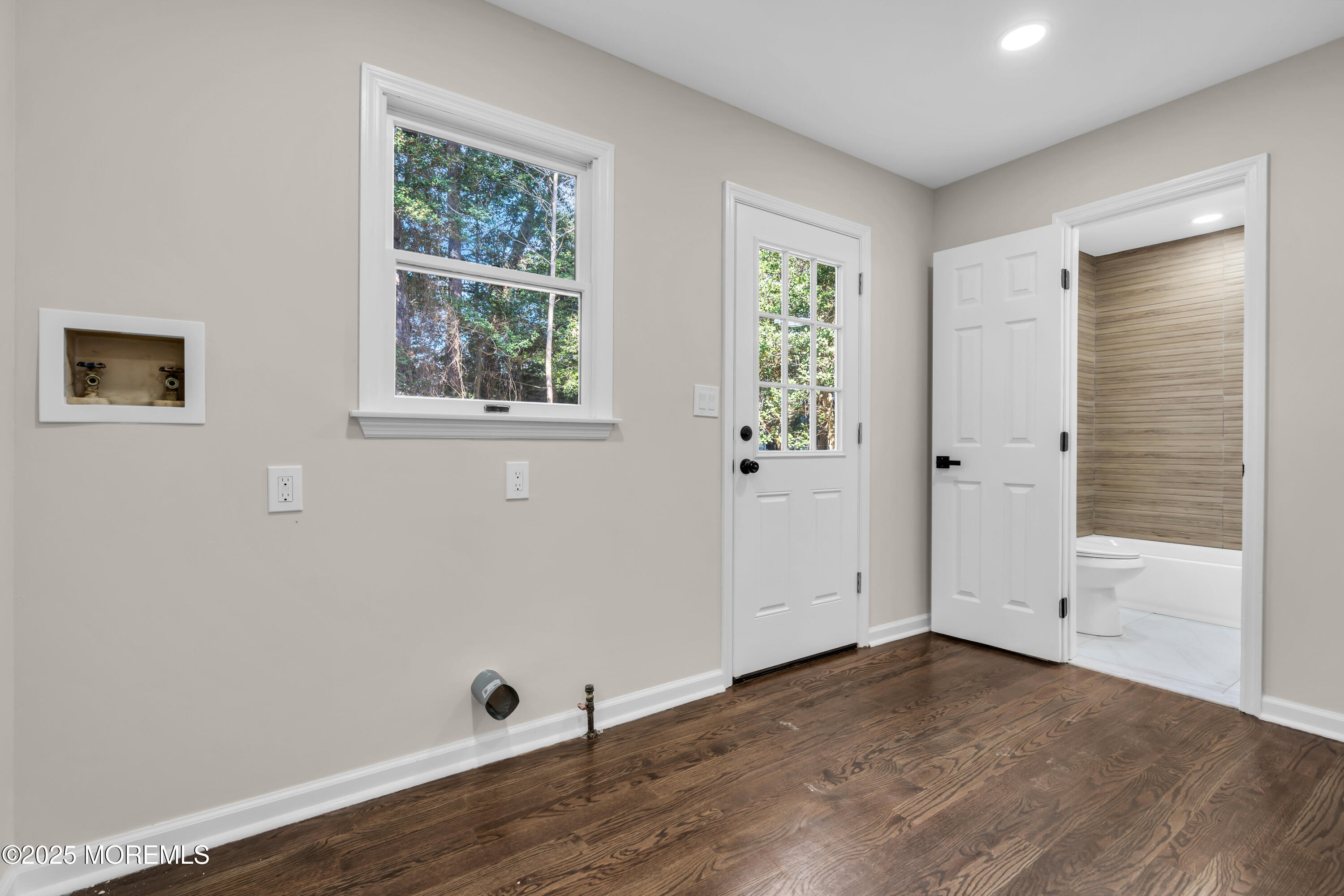 132 Holly Court Little Egg Harbor, NJ 08087 - Photo 10 of 22 Laundry Room