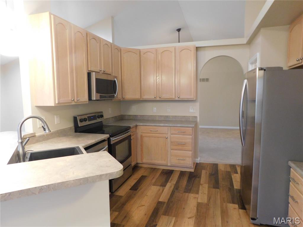 225 Jacobs Way St. Peters, MO 63376 - Photo 4 of 32