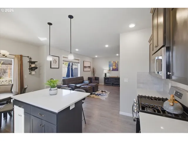 $615,000 | 1473 Meadow Avenue, Silverton, OR 97381