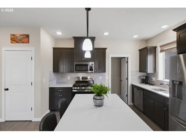 $615,000 | 1473 Meadow Avenue, Silverton, OR 97381