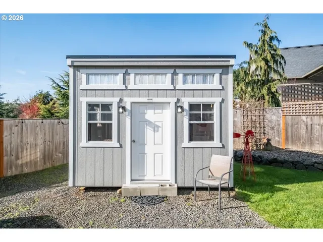 $615,000 | 1473 Meadow Avenue, Silverton, OR 97381