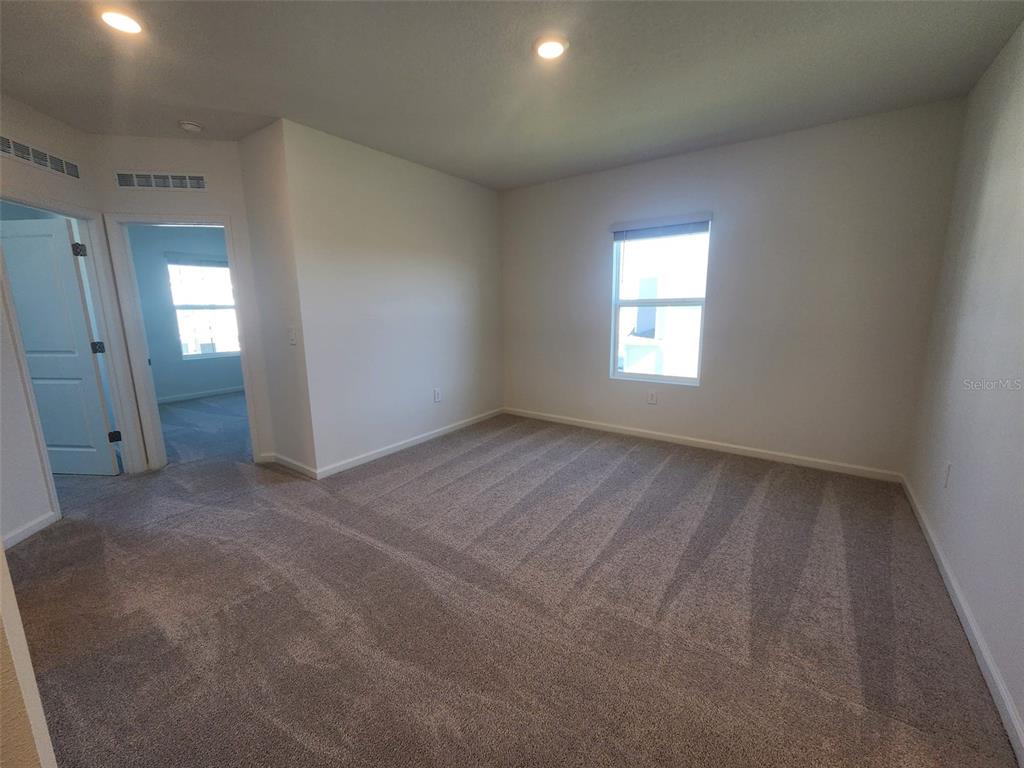 2724 Skyline Loop Kissimmee, FL 34758 - Photo 7 of 24