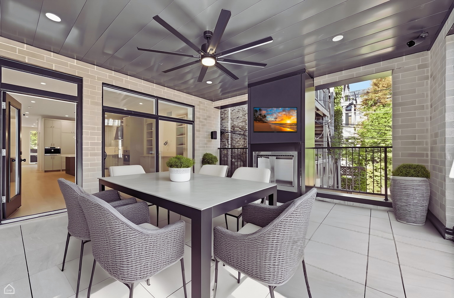 2127 North Racine Avenue, Unit 2 Chicago, IL 60614 - Photo 6 of 12 Gallery Image 6