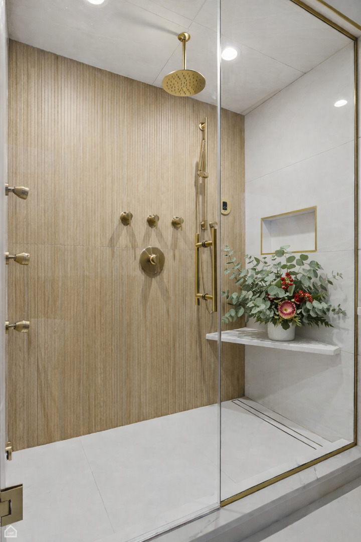 2127 North Racine Avenue, Unit 2 Chicago, IL 60614 - Photo 8 of 12 Gallery Image 8