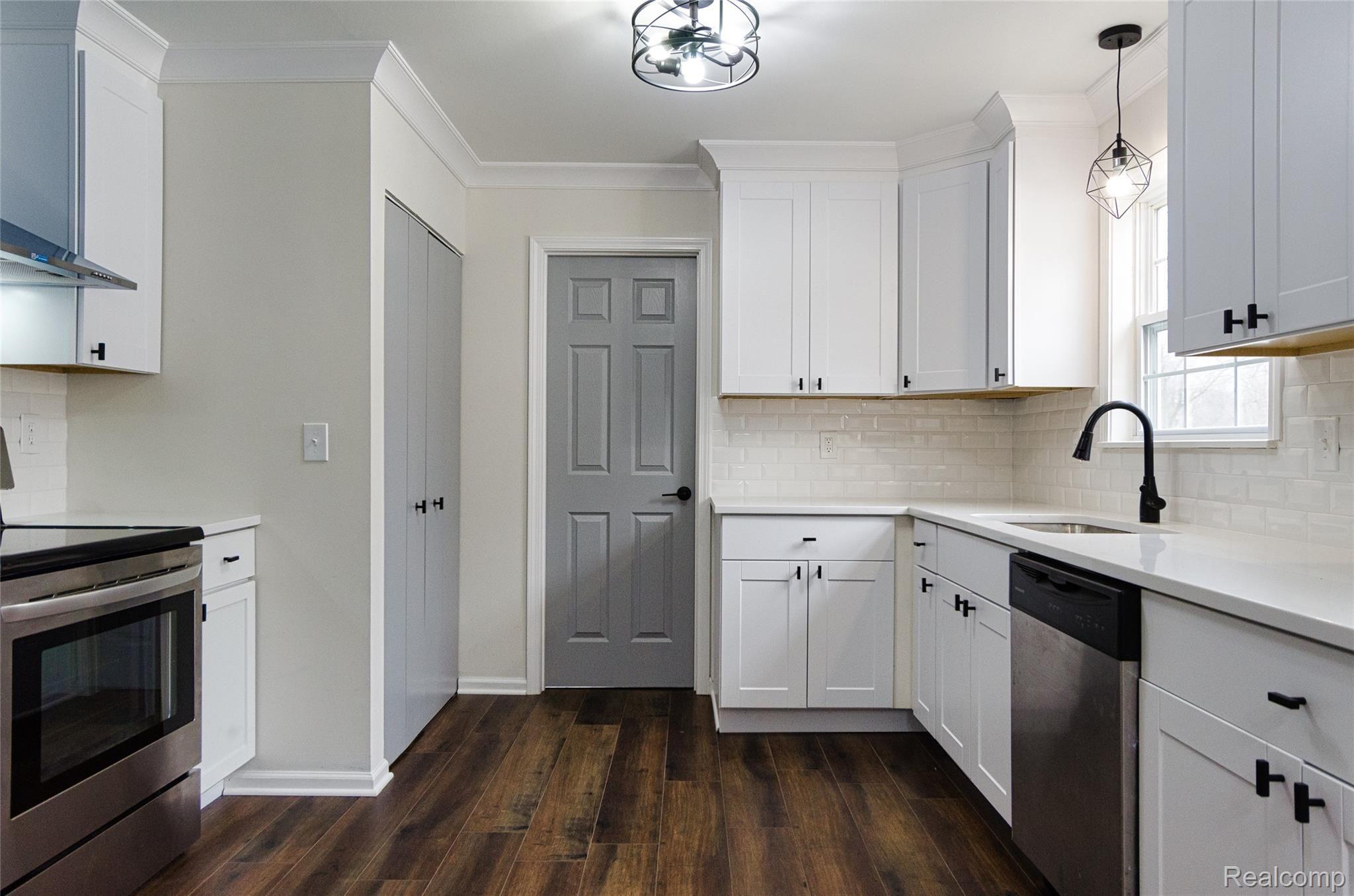 4040 Gleason Road Waterford, MI 48329 - Photo 9 of 31 4040 Gleason-27.jpg