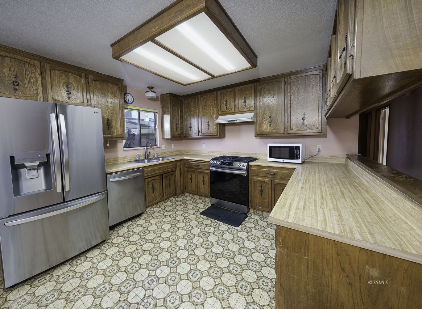 219 West Church Avenue Ridgecrest, CA 93555 - Photo 8 of 46