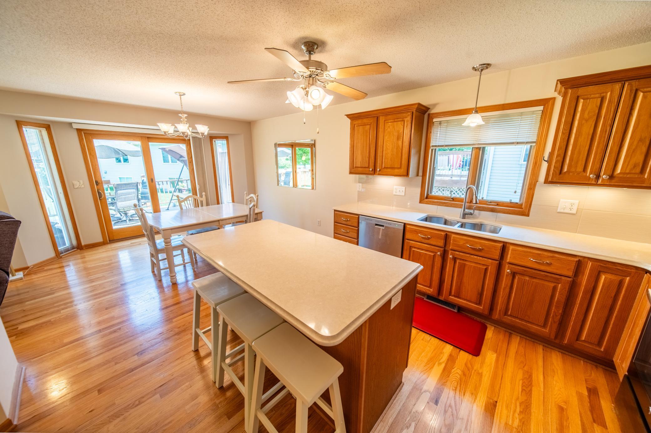 546 Lake Crest Lane Northwest Rochester, MN 55901 - Photo 11 of 54