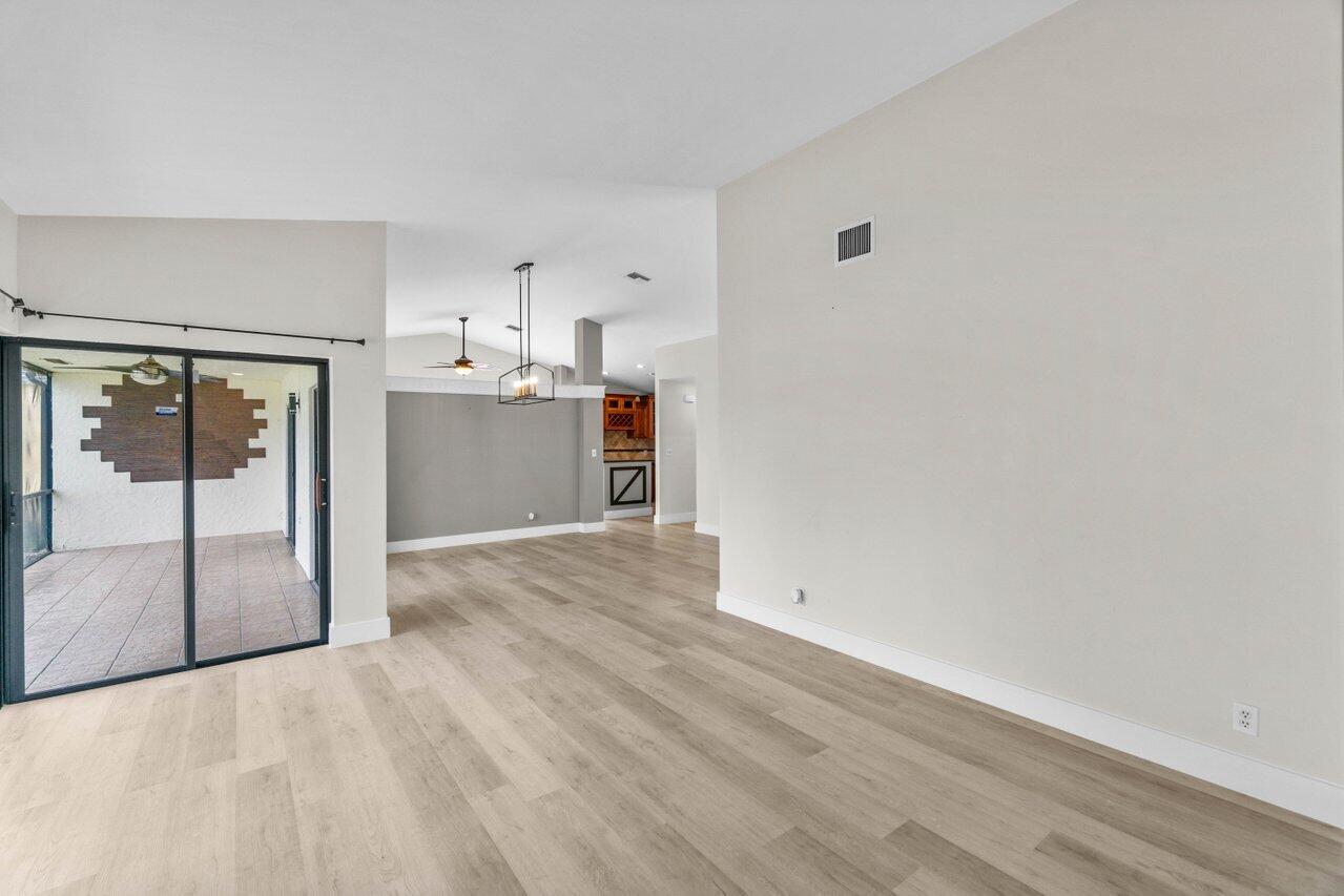 21488 Summertrace Circle Boca Raton, FL 33428 - Photo 7 of 29 010-21488SummertraceCircle-BocaRaton-FL-