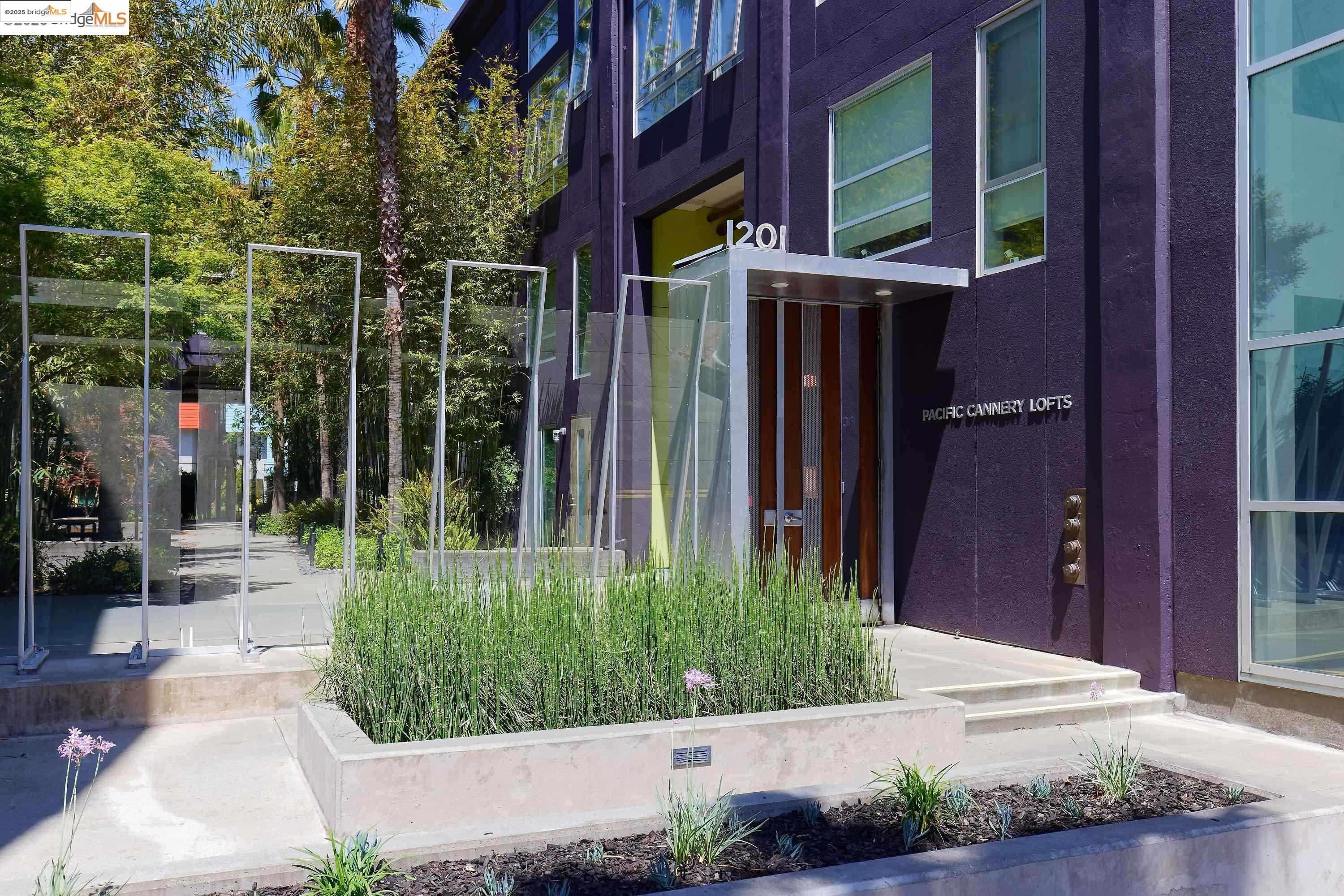 1201 Pine Street, Unit 315 Oakland, CA 94607 - Photo 37 of 41 View of gate