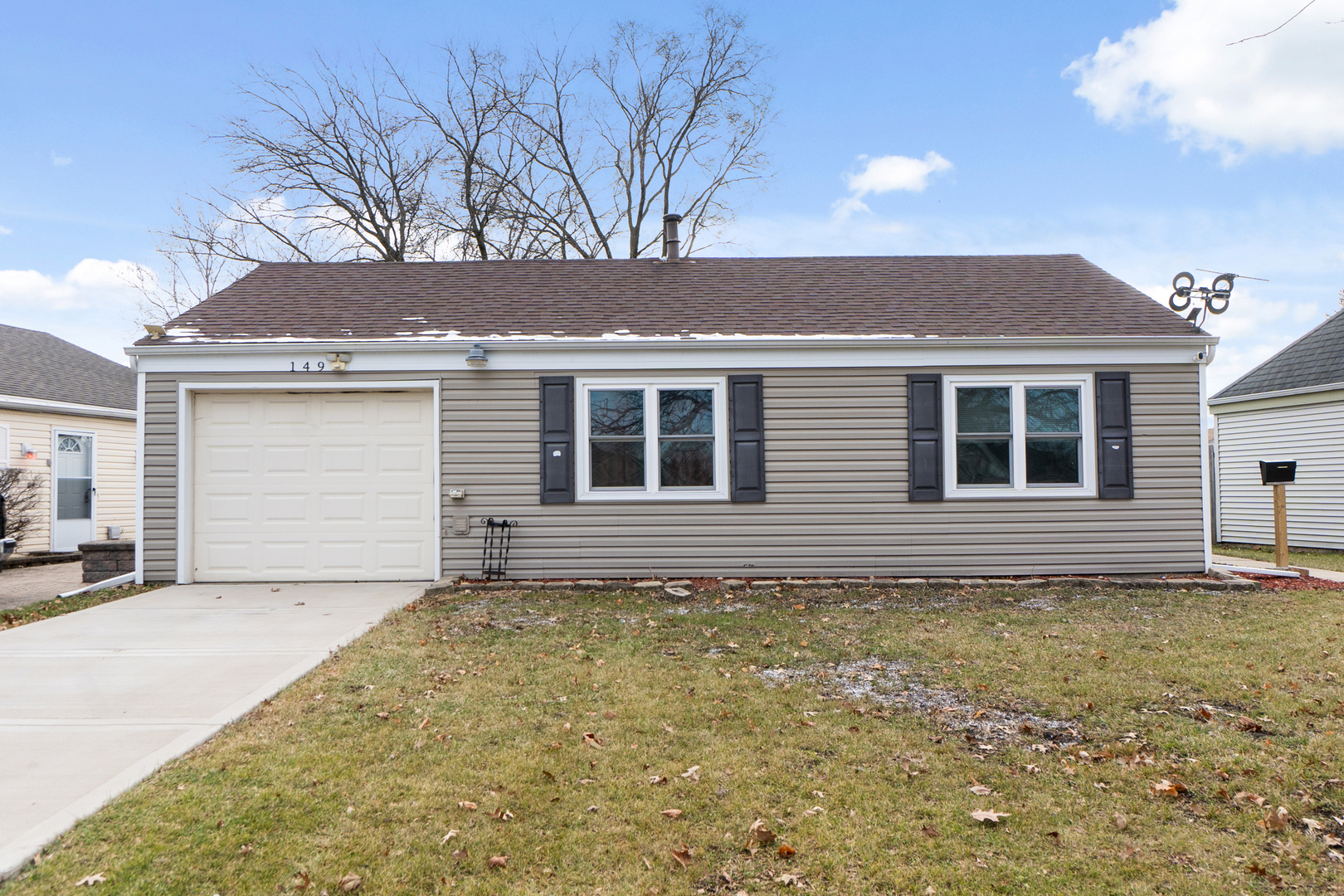 149 Heathgate Road Montgomery, IL 60538 - Photo 3 of 26 front view of house