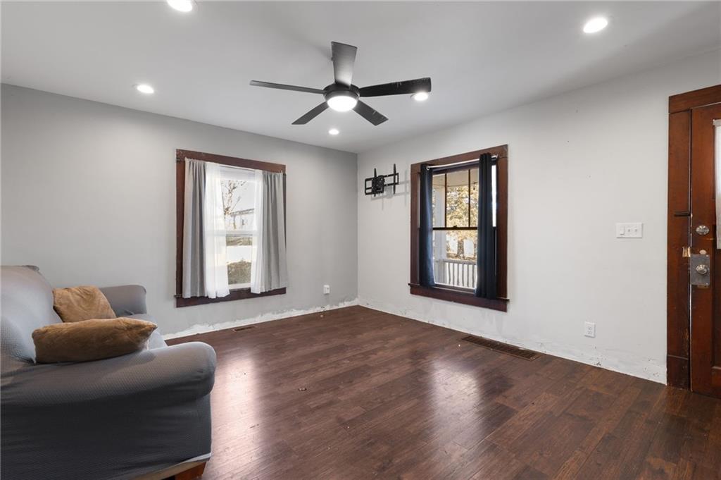 180 Southwest 21st Road Warrensburg, MO 64093 - Photo 9 of 30