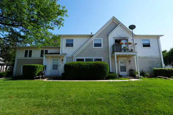 $2,700 | 1204 Inverrary Lane, Deerfield, IL 60015