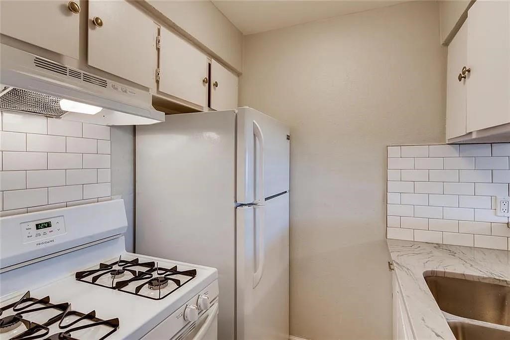 5209 Tahoe Trail, Unit B Austin, TX 78745 - Photo 3 of 7