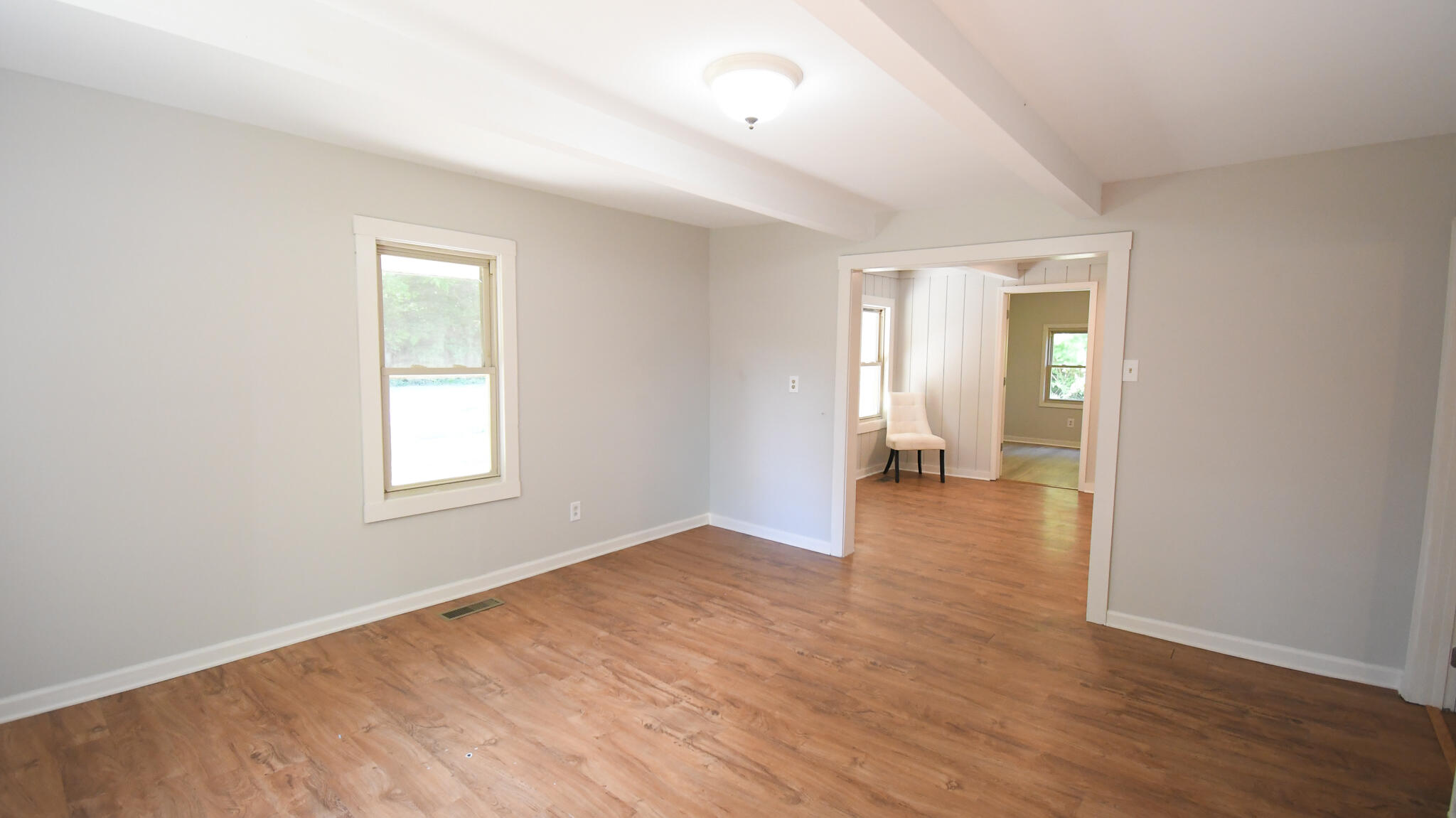 1093 Bonds Mill Road Lawrenceburg, KY 40342 - Photo 9 of 29 Living room