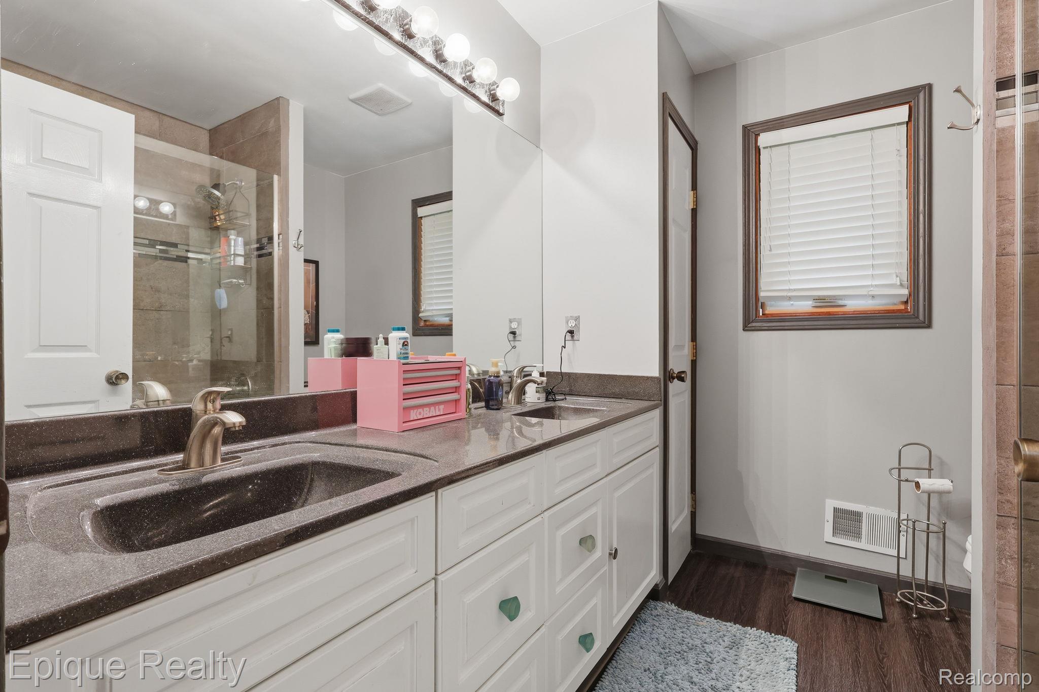 2348 Rochester Road Leonard, MI 48367 - Photo 18 of 31 18-web-or-mls-5Q6A4847 Phil Tuttle.jpg
