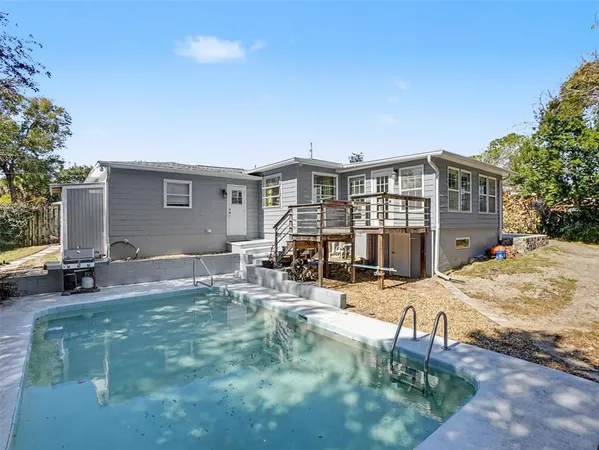 $395,000 | 1630 Crestview Drive, Mount Dora, FL 32757