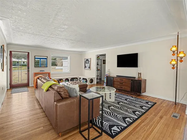 $395,000 | 1630 Crestview Drive, Mount Dora, FL 32757