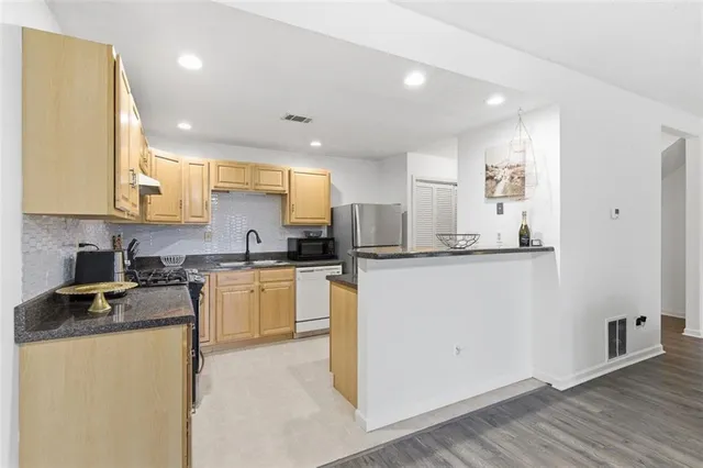 $1,950 | 1512 Stoneleigh Way, Stone Mountain, GA 30088