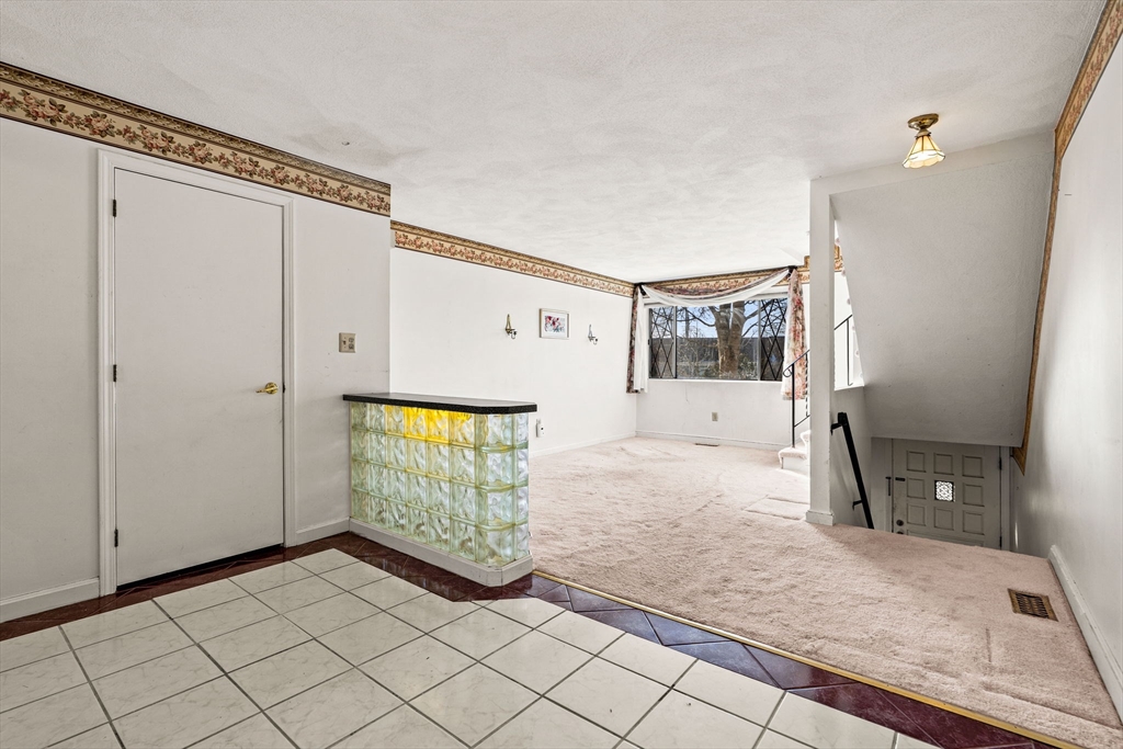 68 Sterling Lane, Unit 68 Haverhill, MA 01835 - Photo 7 of 37